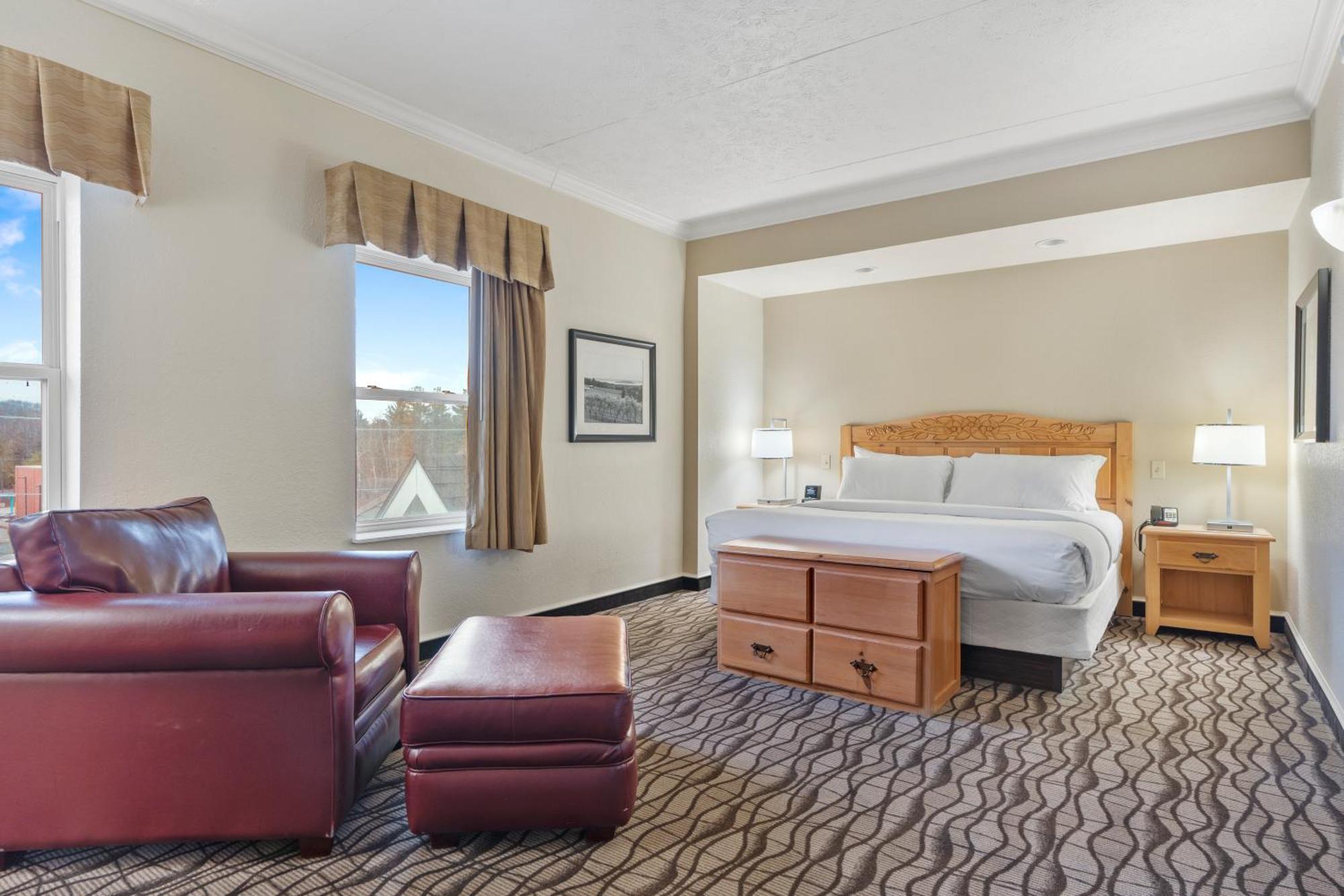 Cherry Tree Inn & Suites Траверс-Сити Экстерьер фото