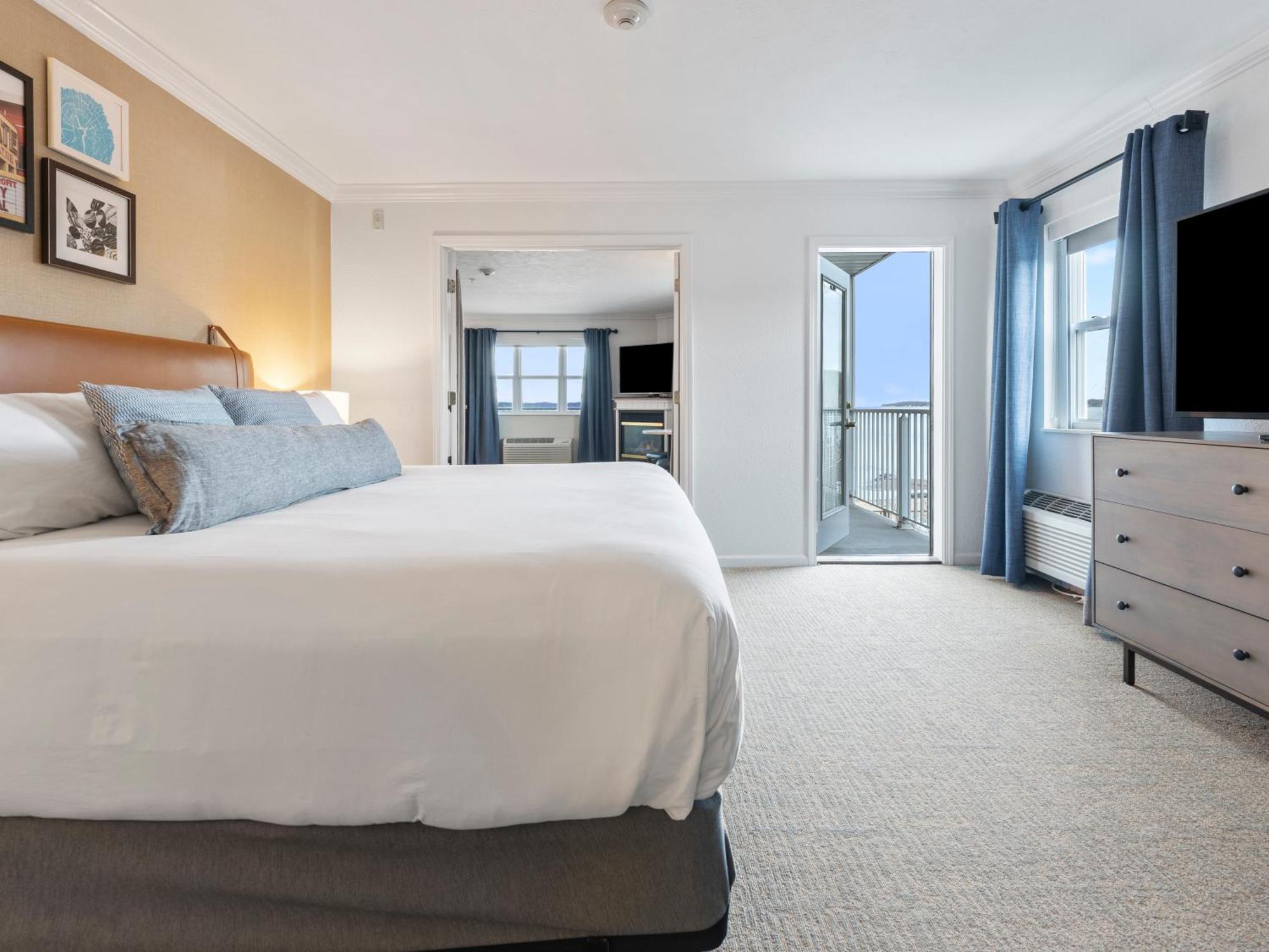 Cherry Tree Inn & Suites Траверс-Сити Экстерьер фото