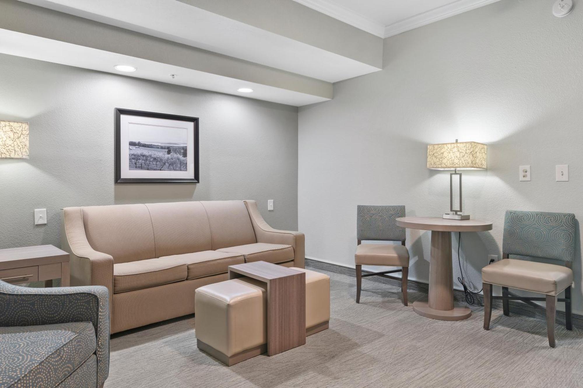 Cherry Tree Inn & Suites Траверс-Сити Экстерьер фото